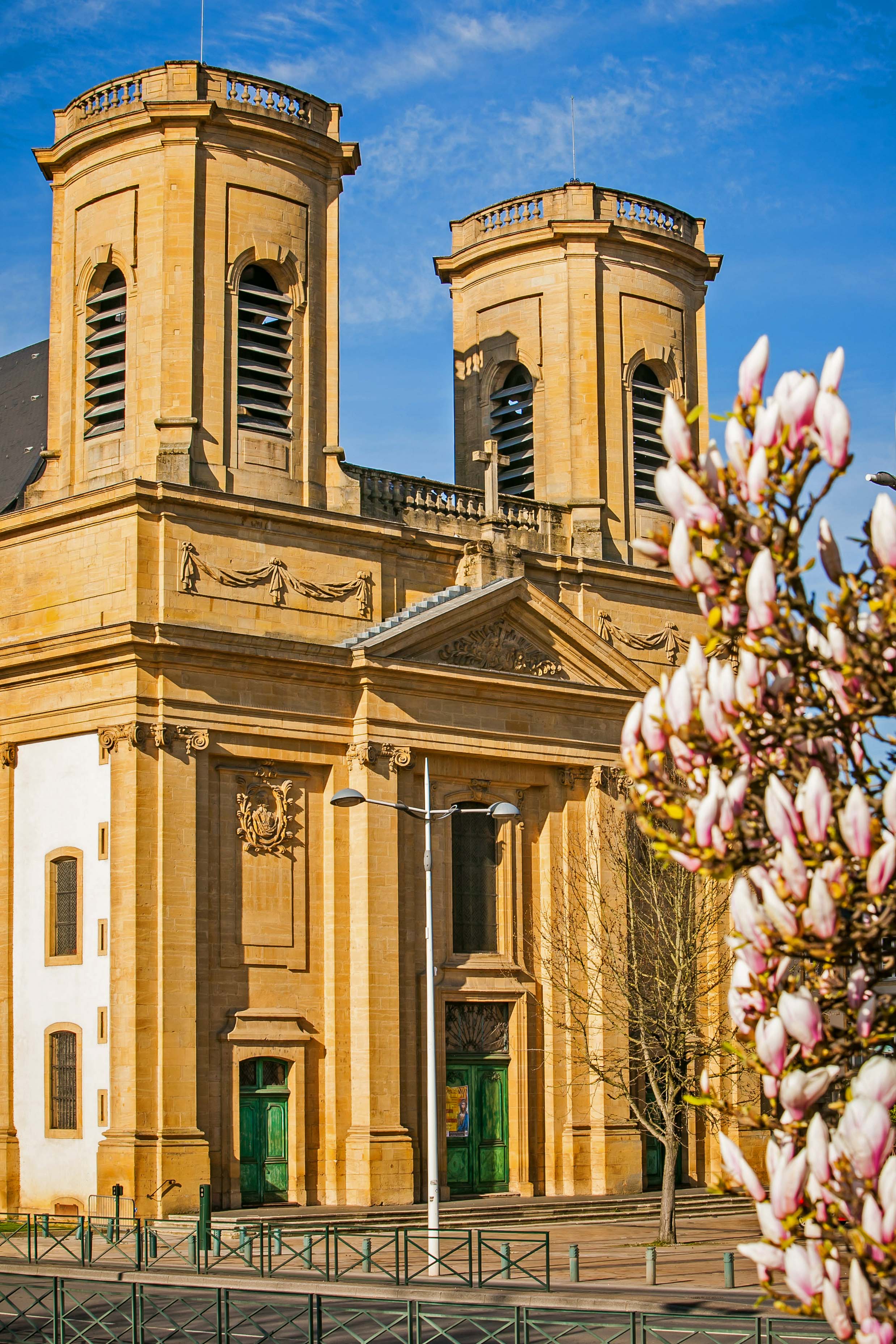 Façade de l'Église Saint-Maximin
